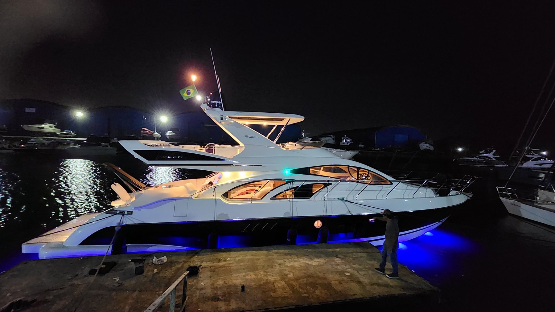 Serviço náutico executado pela Ideal Marine — Entrega e iluminação