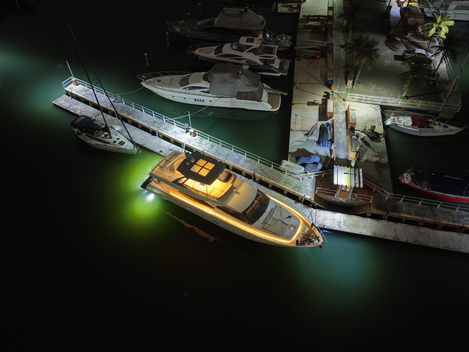 Serviço náutico executado pela Ideal Marine — Marina vista do alto