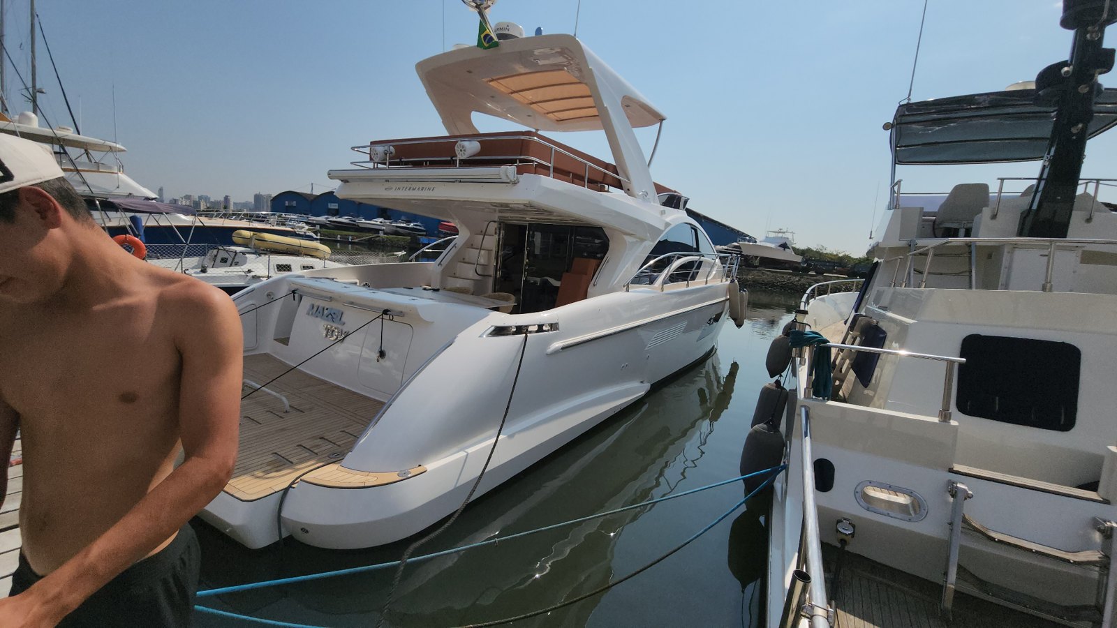 Serviço náutico executado pela Ideal Marine — Intermarine na marina