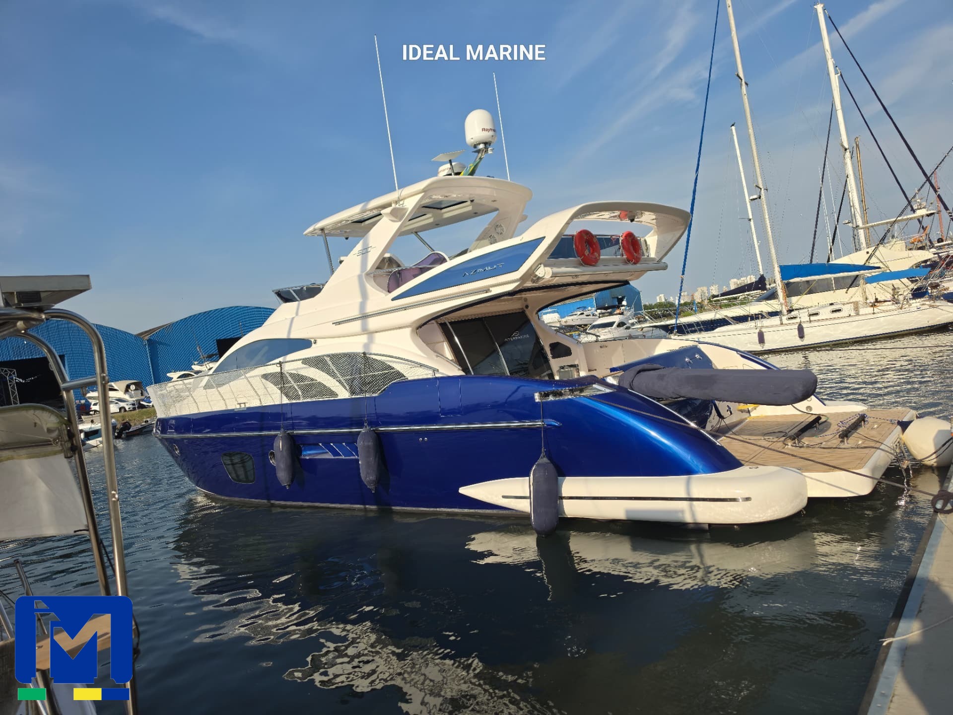 Serviço náutico executado pela Ideal Marine — Azimut na marina